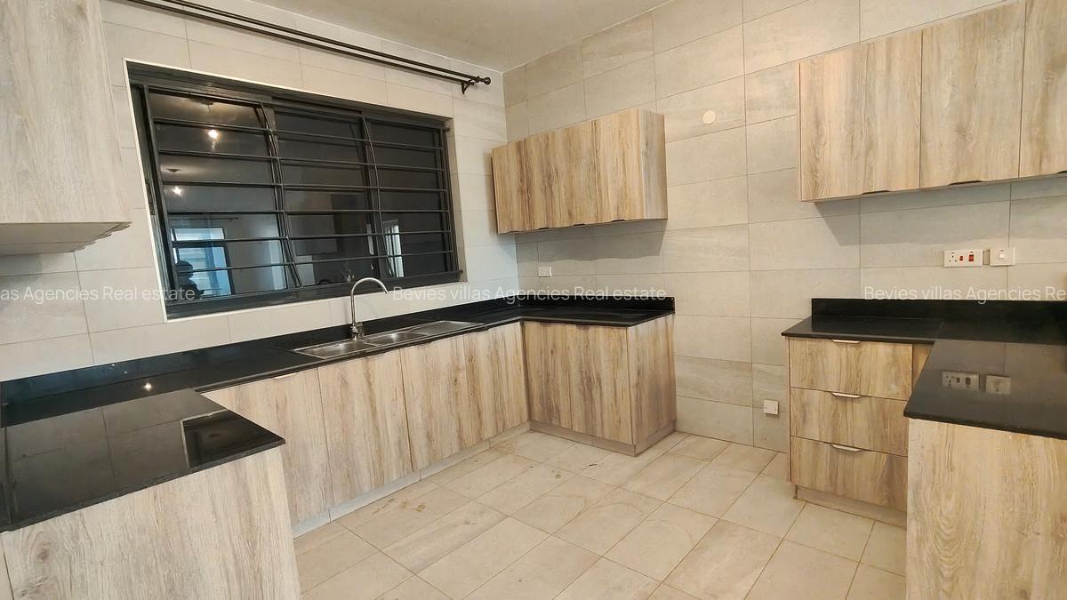 2 Bed Apartment with En Suite at Parklands - 7