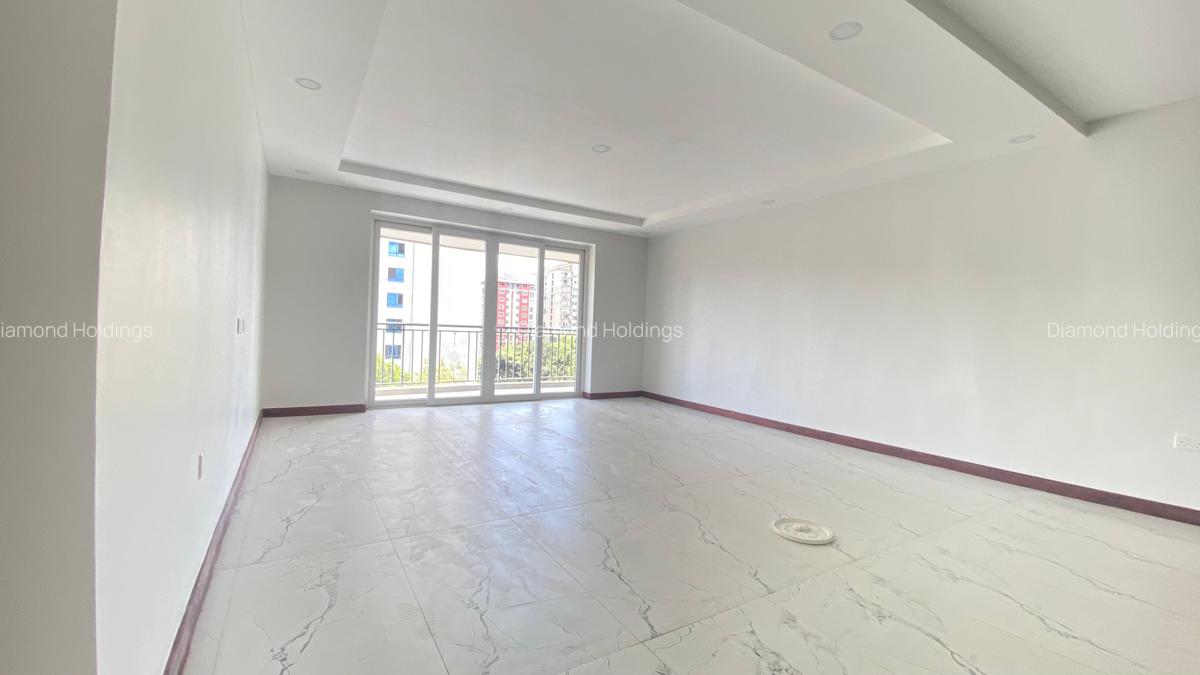 3 Bed Apartment with En Suite at Parklands - 10