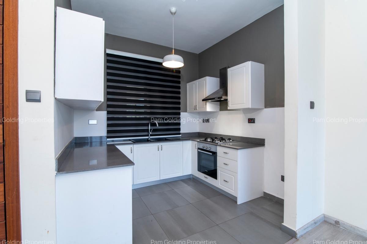 2 Bed Apartment with En Suite in Rhapta Road - 5