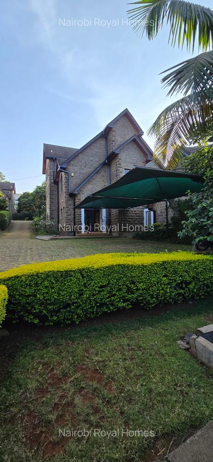 5 Bed Townhouse with En Suite at Lavington Green - 3