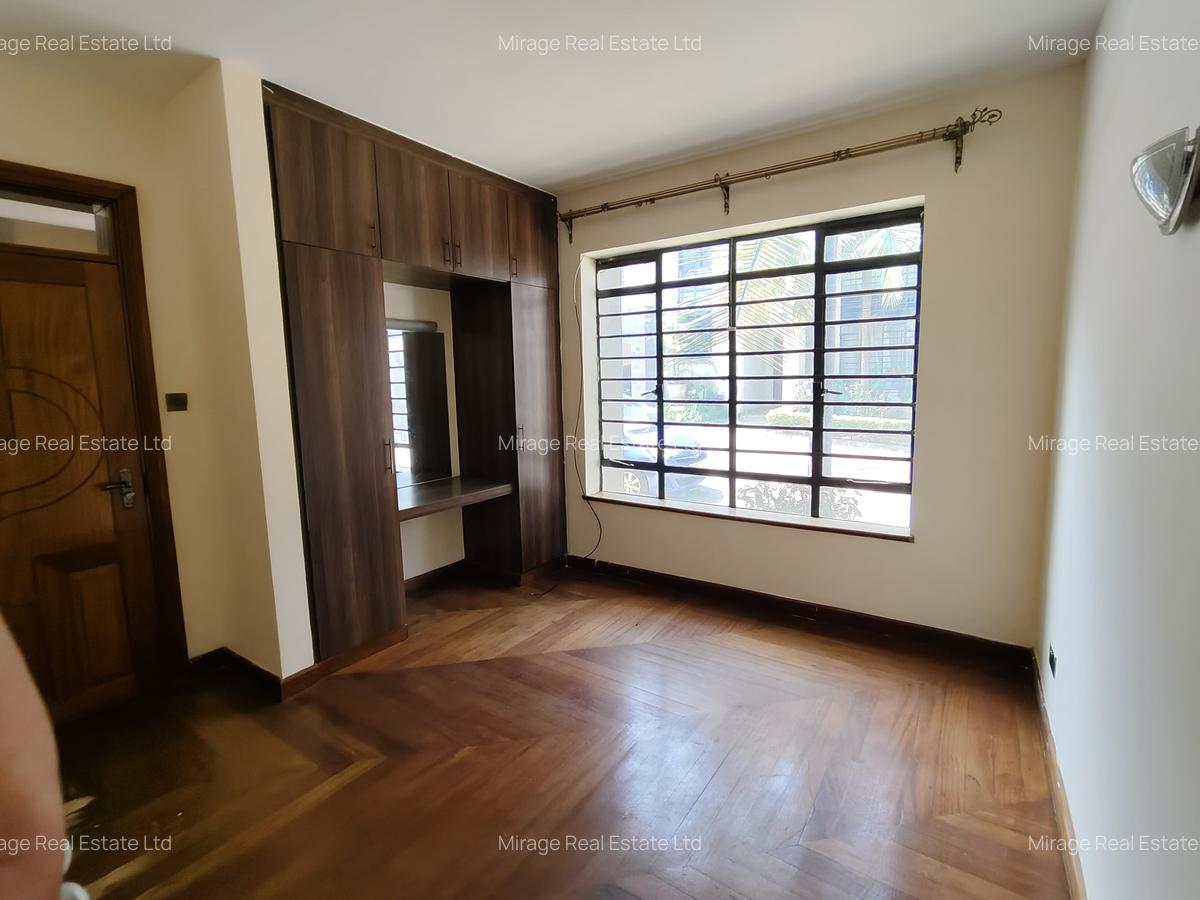 5 Bed Townhouse with En Suite in Lavington - 8