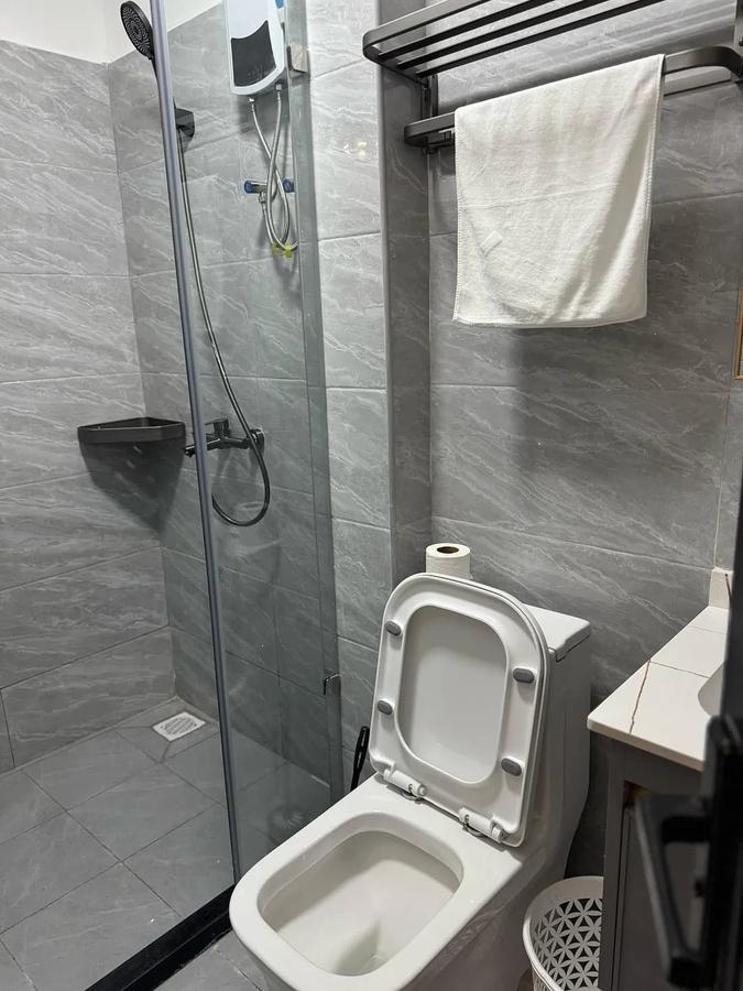 3 Bed Apartment with Gym in Kilimani - 11