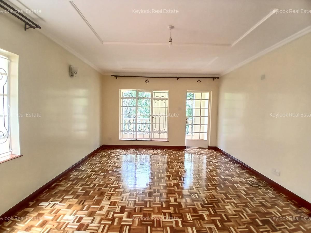 4 Bed Townhouse with En Suite at Lavington - 3