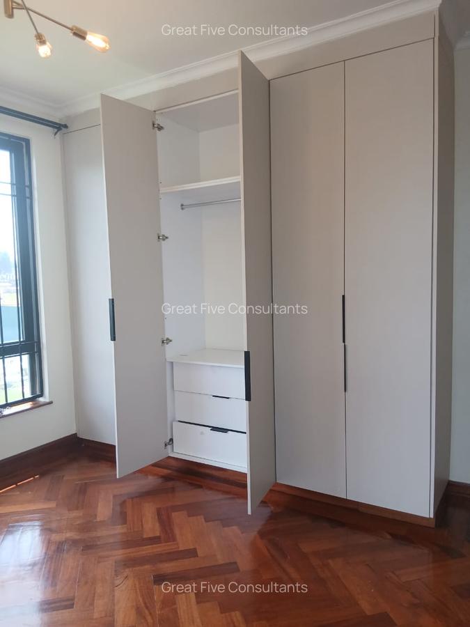 5 Bed Villa with En Suite in Kitisuru - 15