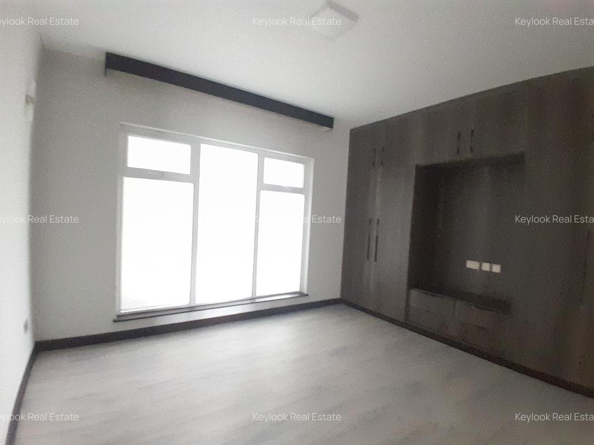 2 Bed Apartment with En Suite at Riverside Drive - 9