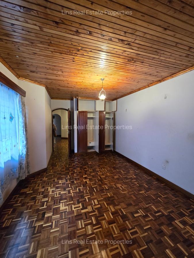 4 Bed Townhouse with En Suite in Westlands Area - 16