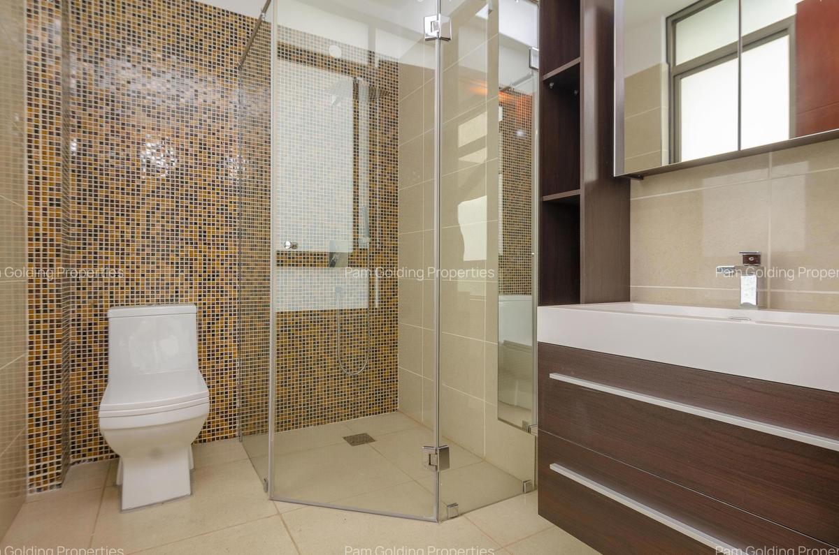 3 Bed Apartment with En Suite at 6Th Parklands Avenue - 17