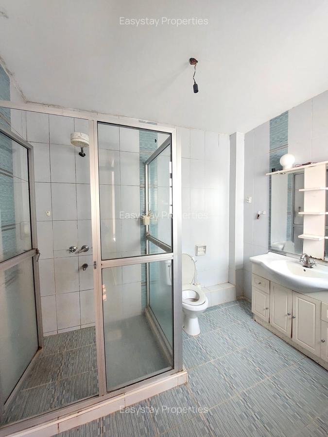 4 Bed Townhouse with En Suite in Lavington - 11