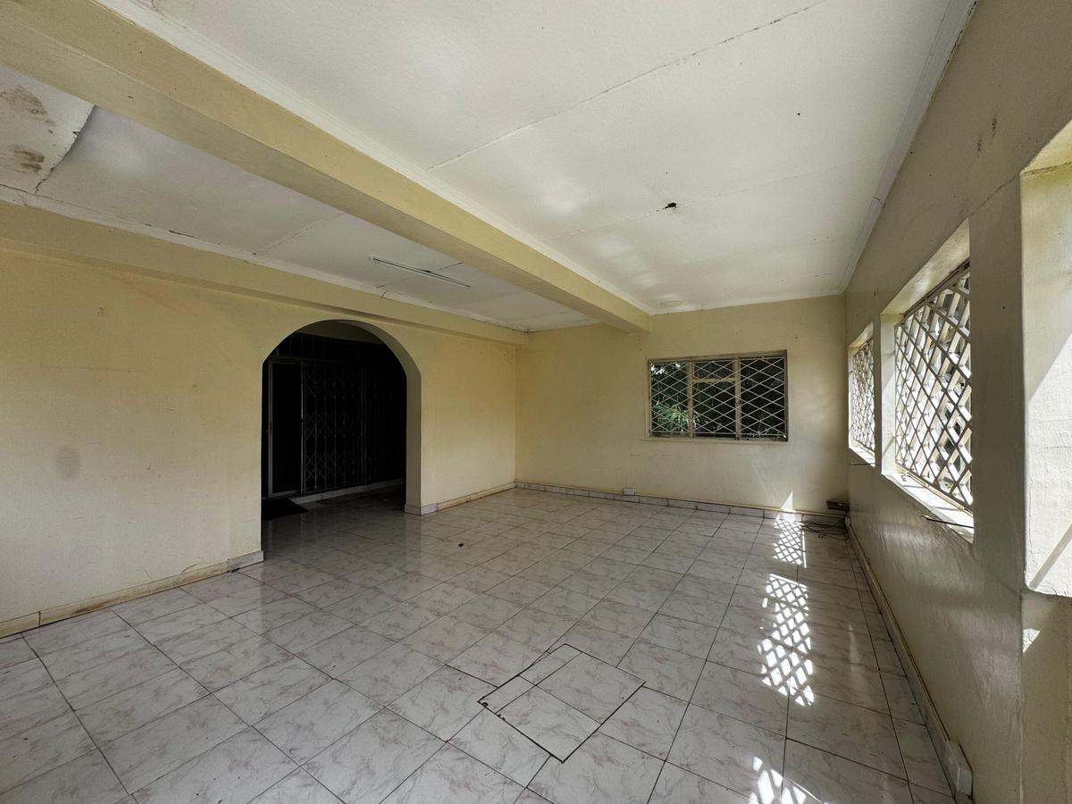 1 ac Commercial Property with Parking in Riverside - 4