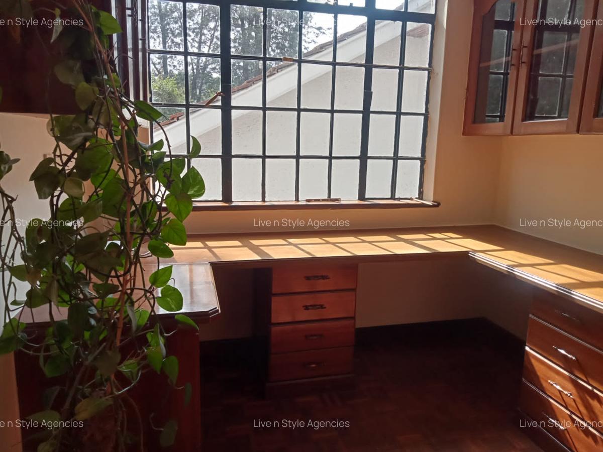 4 Bed House with En Suite in Runda - 16