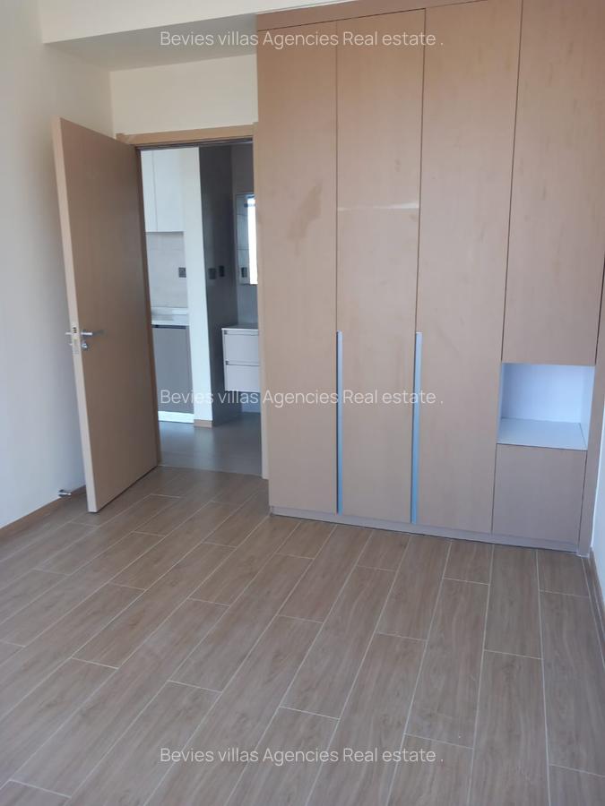 1 Bed Apartment with Swimming Pool in Riverside - 4