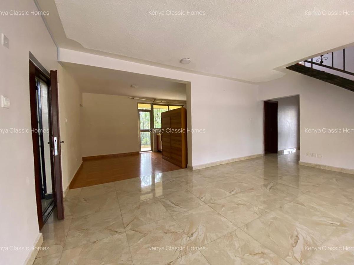 6 Bed Apartment with En Suite at Lavington - 6