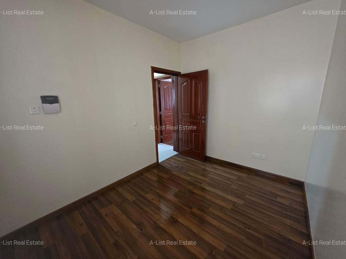 3 Bed Apartment with En Suite at Githuri Road - 12
