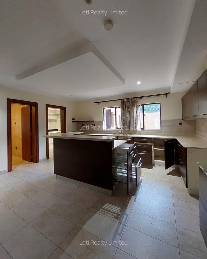 5 Bed Townhouse with En Suite in Lavington - 5
