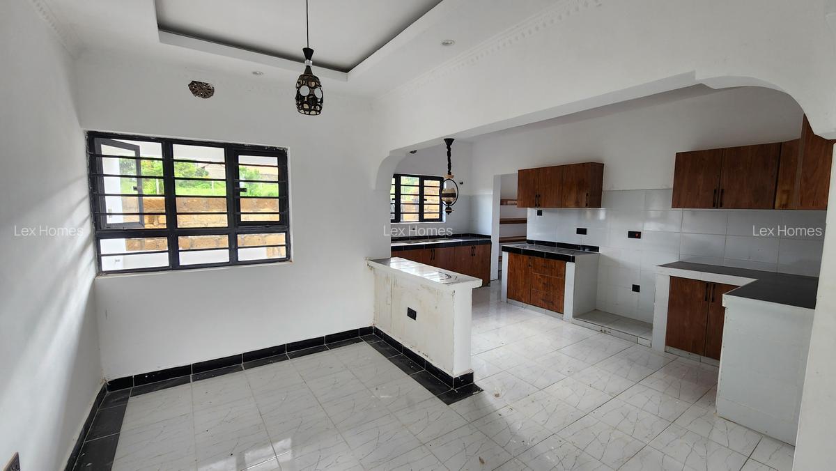 3 Bed House with En Suite at Forest Line Road - 4