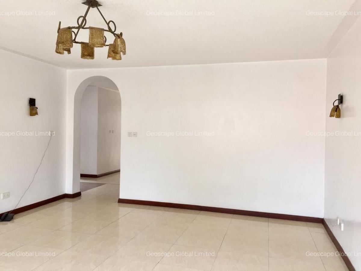 4 Bed House with En Suite in Spring Valley - 15