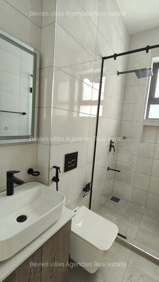 3 Bed Apartment with En Suite at Brookside - 4