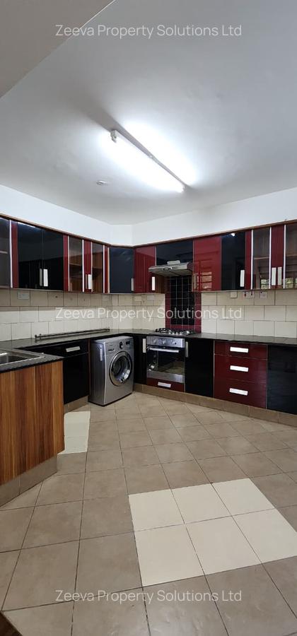 3 Bed Apartment with En Suite in Lavington - 4