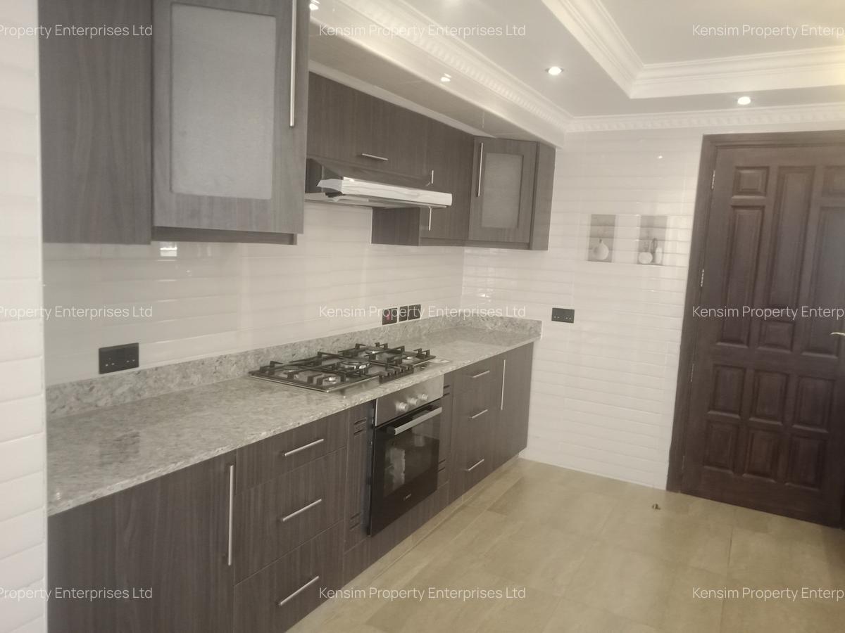 5 Bed Townhouse with En Suite in Lavington - 17