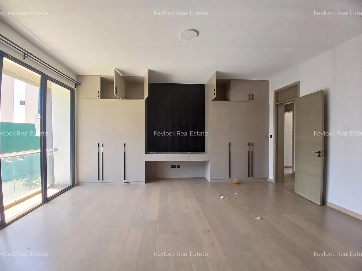 4 Bed Townhouse with En Suite at Lavington Green - 11