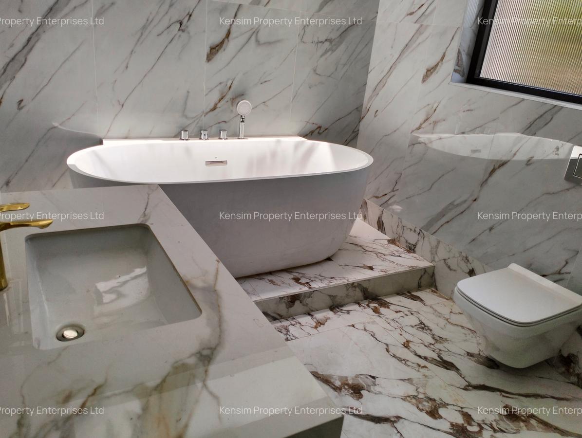 5 Bed Townhouse with En Suite in Lavington - 2