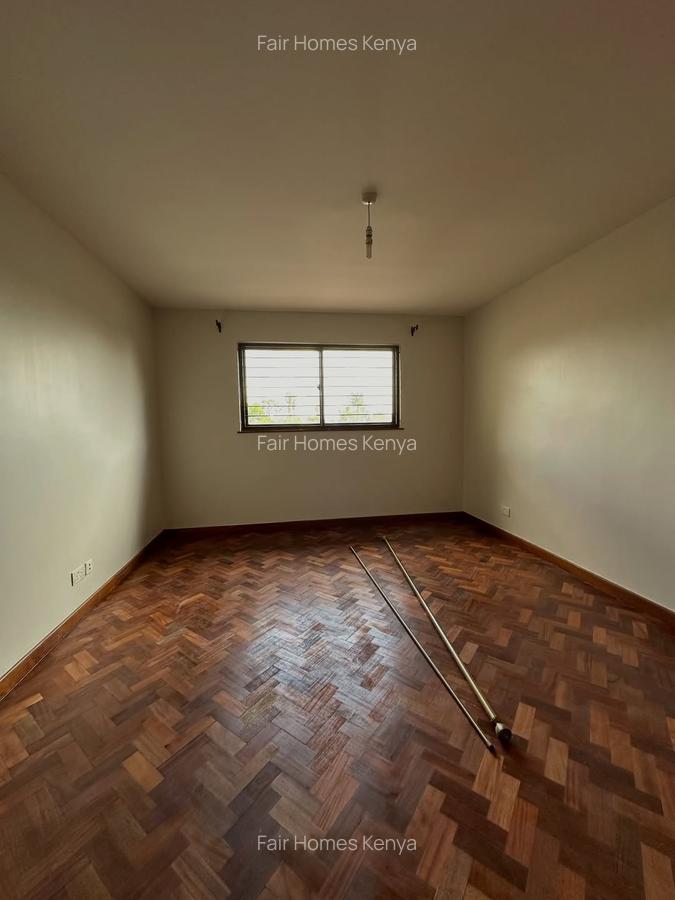 5 Bed Townhouse with En Suite at Lavington Green - 8