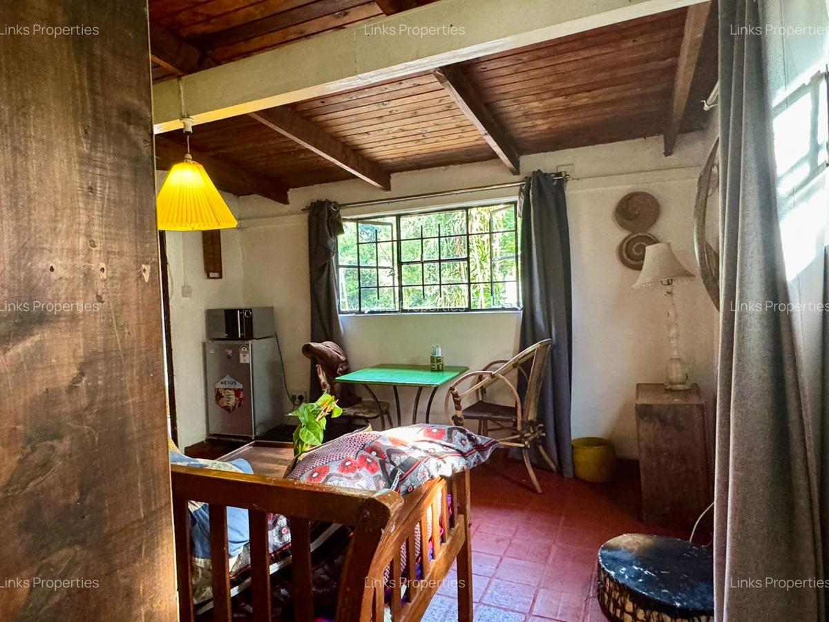 1 Bed House with En Suite at Karen Hardy - 7