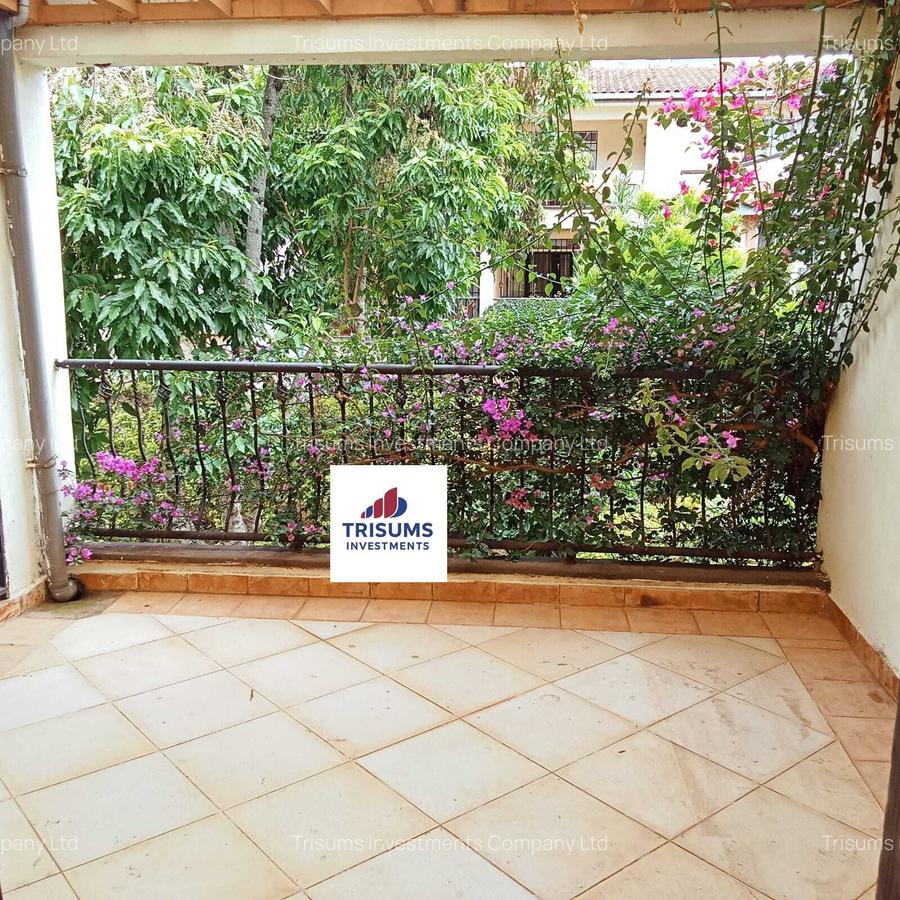 5 Bed Townhouse with En Suite at Grevellea Grove - 18