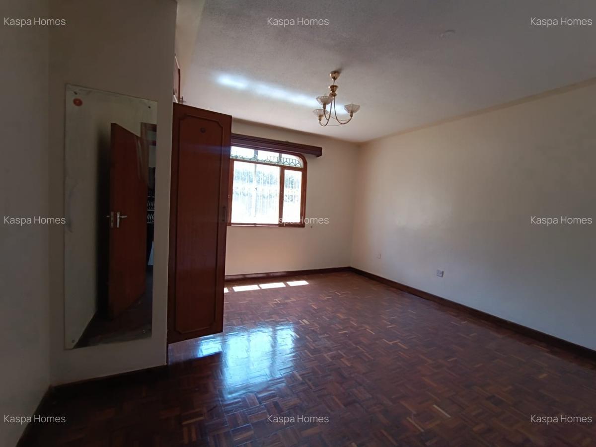 4 Bed House with En Suite in Runda - 12