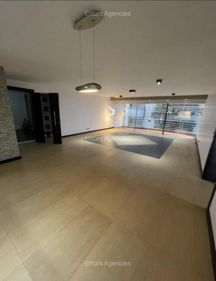 3 Bed Apartment with En Suite at Riverside Drive - 4