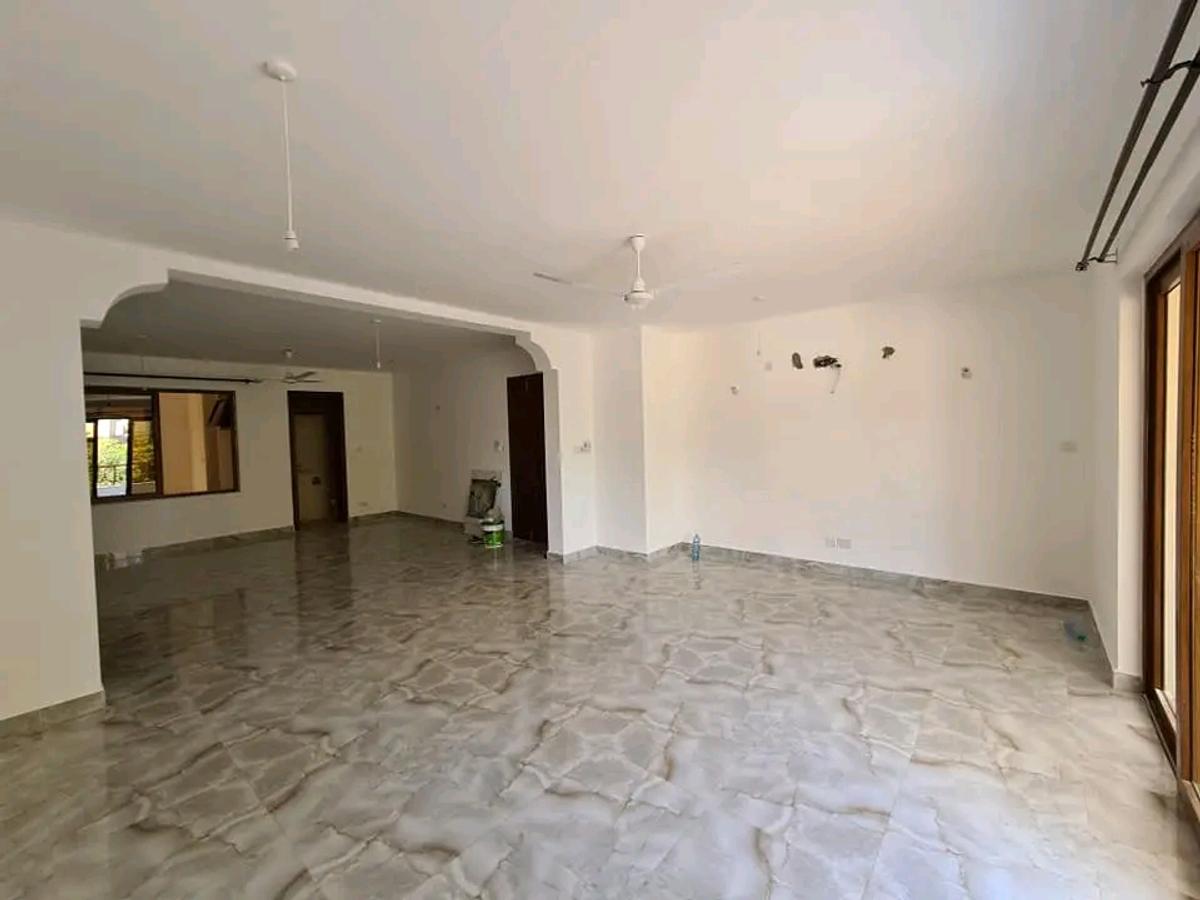 3 Bed Apartment with En Suite at Kasuku Road - 5