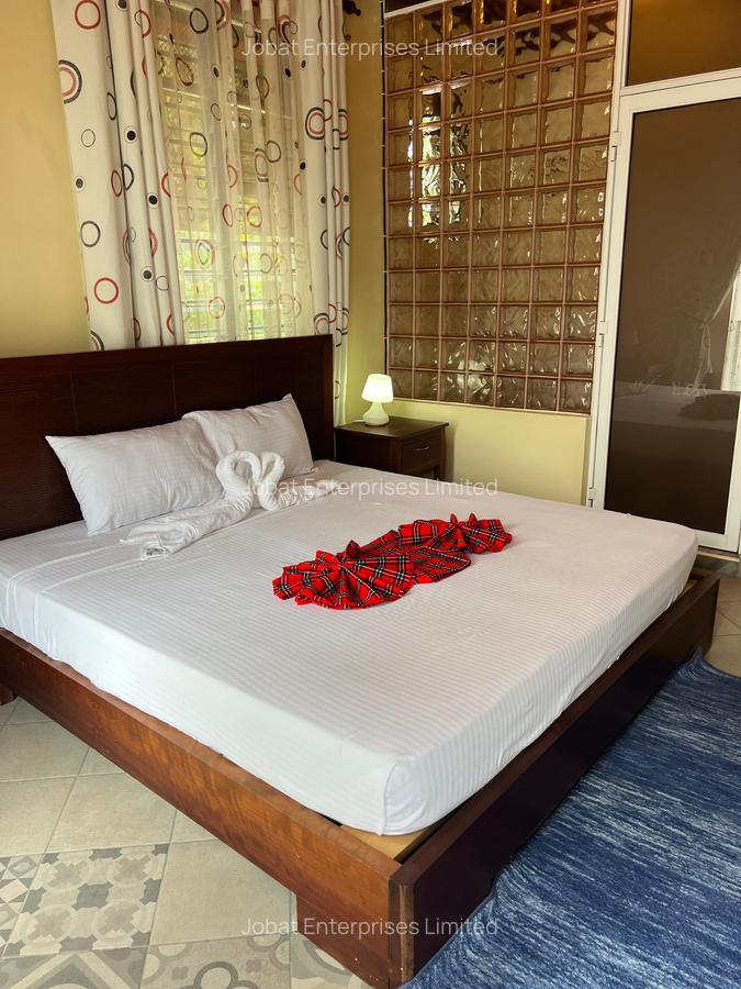 Serviced 2 Bed Apartment with En Suite at Malindi Road - 10