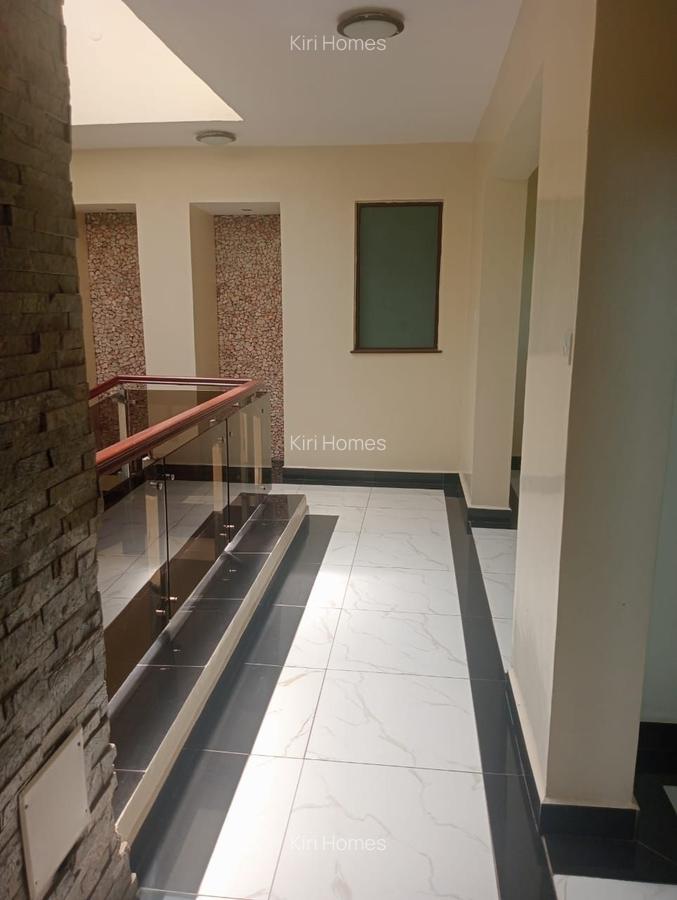 5 Bed Townhouse with En Suite in Karen Hardy - 17