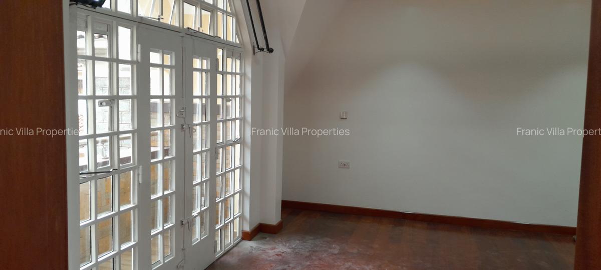 3 Bed House with En Suite at Nyari - 10