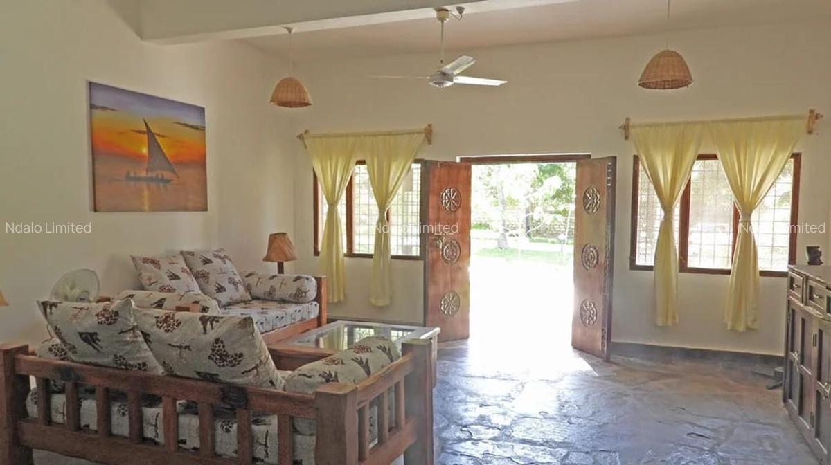 5 Bed Villa with Garden at Watamu - 2