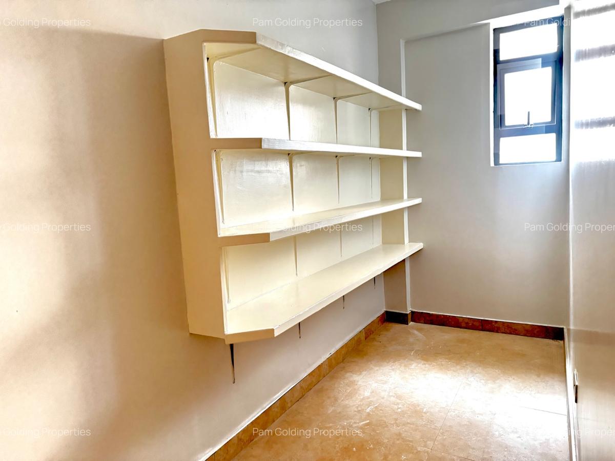 4 Bed Apartment with En Suite in Riverside - 7