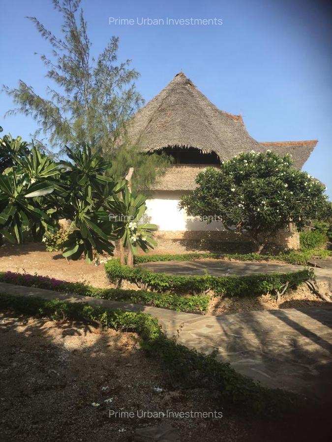 2 Bed House with En Suite in Watamu - 4