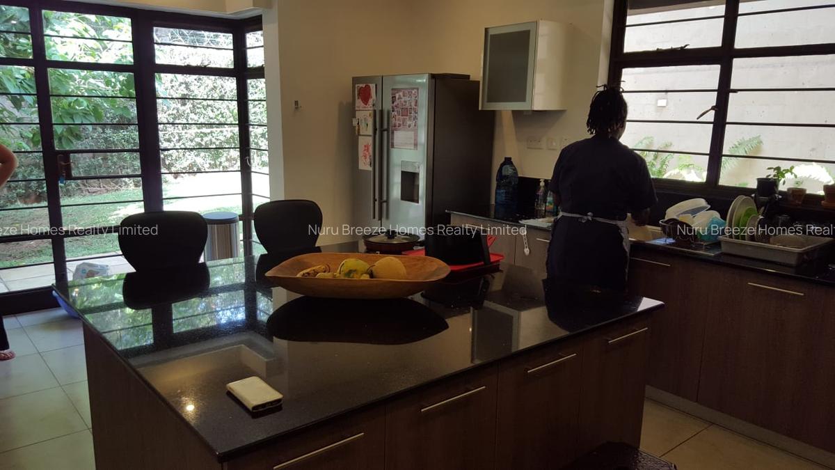 4 Bed Townhouse with En Suite in Rosslyn - 16