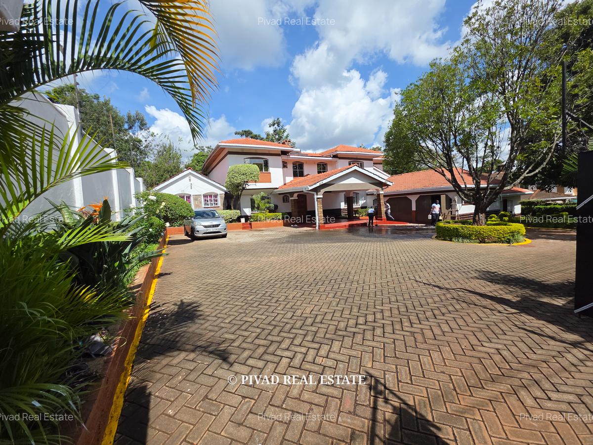 4 Bed House with Garden in Rosslyn - 13