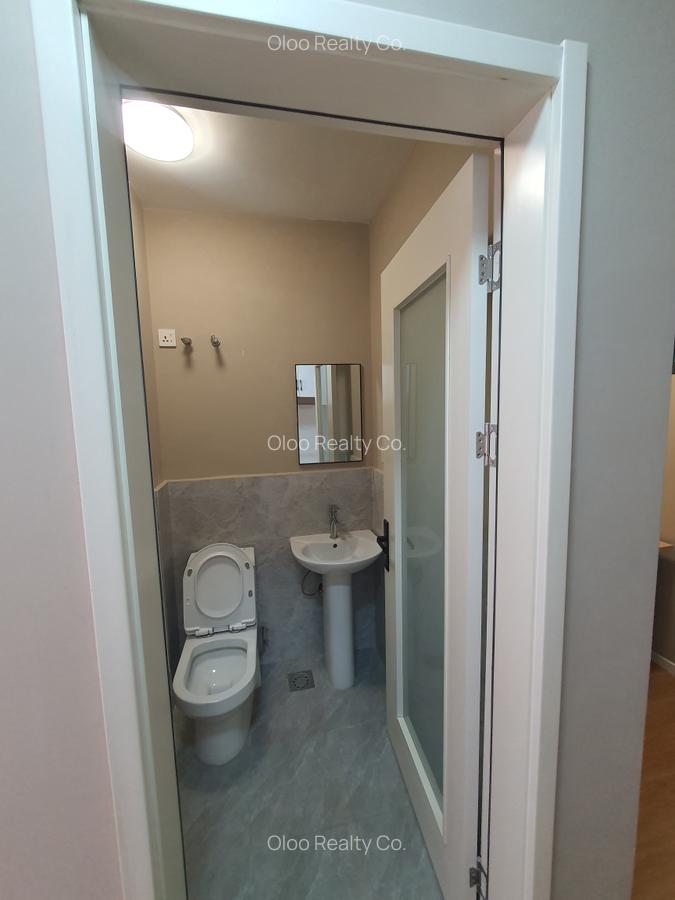 Studio Apartment with Swimming Pool at Wanyee Road - 5