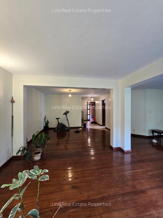 5 Bed Townhouse with En Suite in Brookside - 13