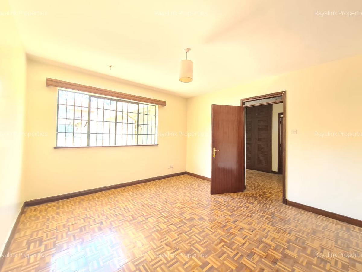 4 Bed Townhouse with En Suite at Spring Valley - 12