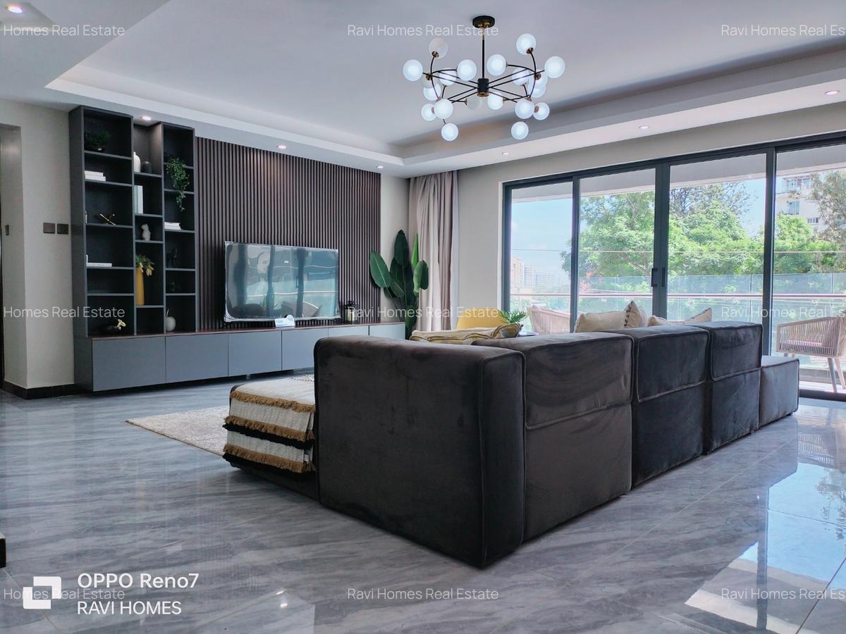 3 Bed Apartment with En Suite in Brookside - 12