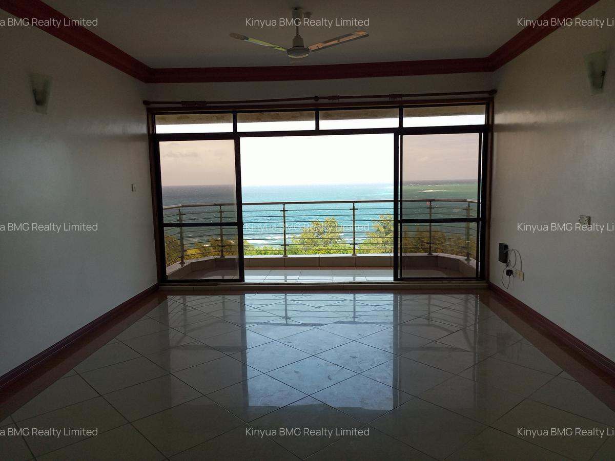 Serviced 3 Bed Apartment with En Suite at Kaunda Avenue - 4