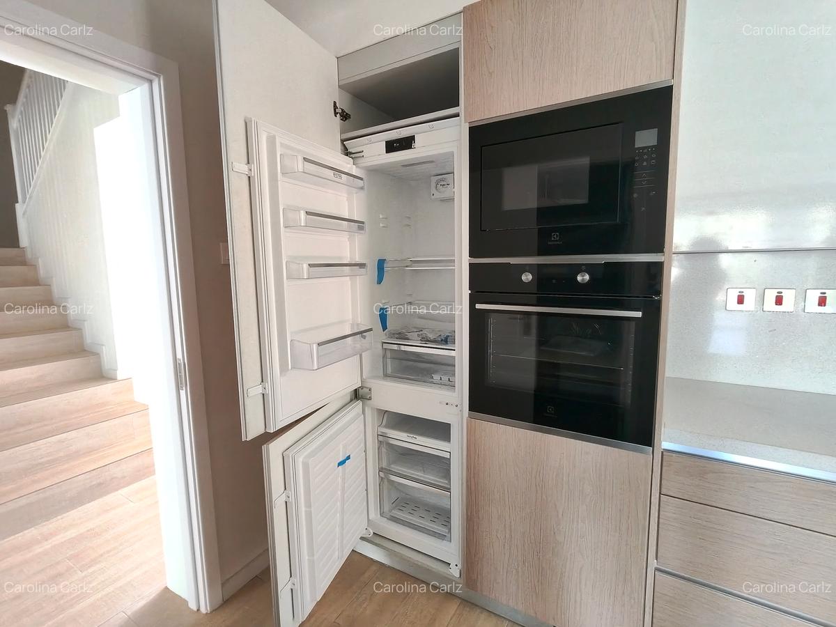 5 Bed House with En Suite at Kyuna - 14