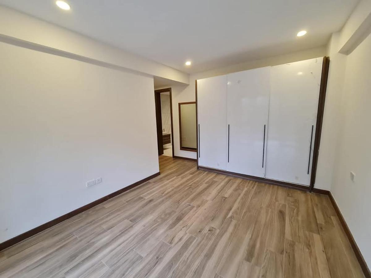 4 Bed Apartment with En Suite in Spring Valley - 7