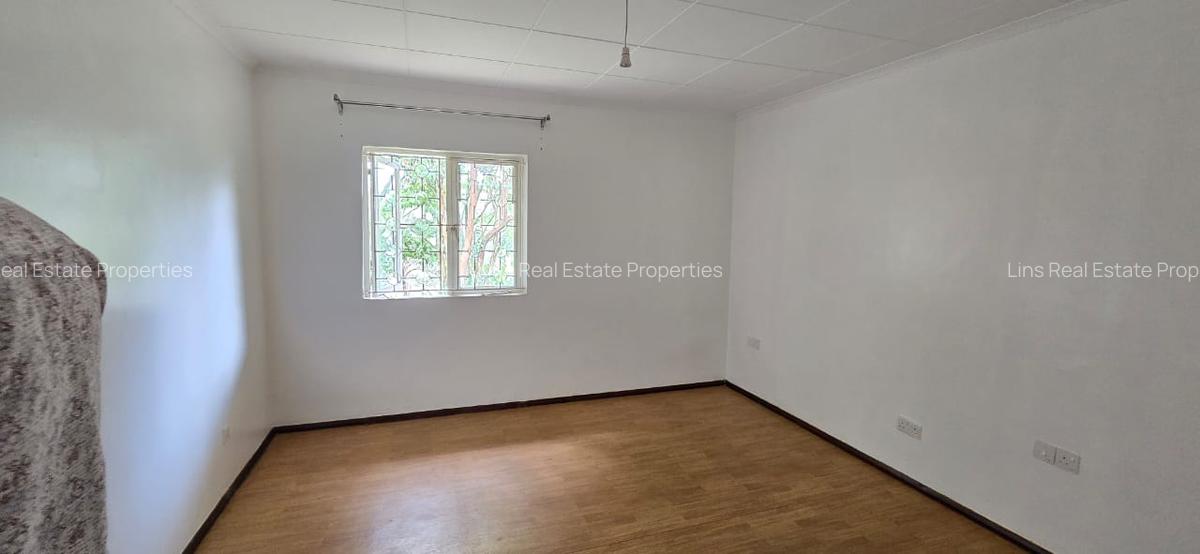 4 Bed House with En Suite in Kyuna - 11