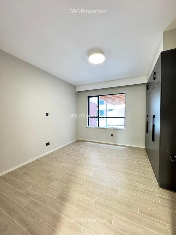 2 Bed Apartment with En Suite in Lavington - 4