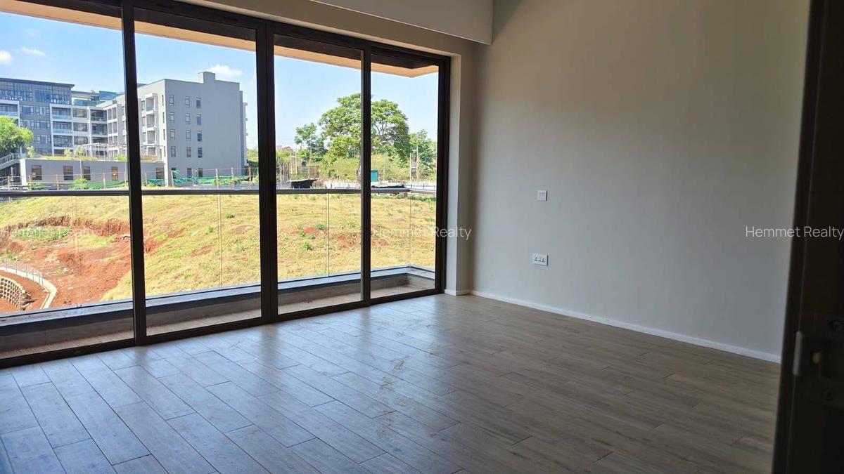 3 Bed Apartment with En Suite in Nyari - 9