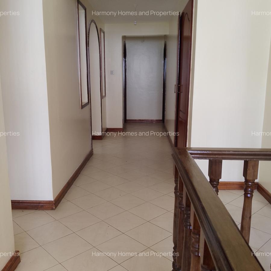 5 Bed Townhouse with En Suite at Riverside - 10